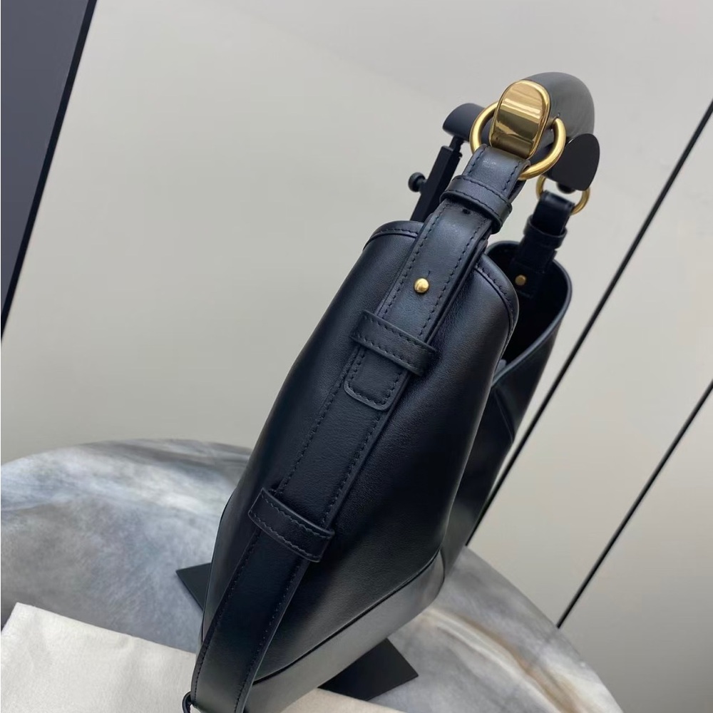 Saint Laurent 2026 New Women's Shoulder & Top-Handle Bag - Picture 3 of 9